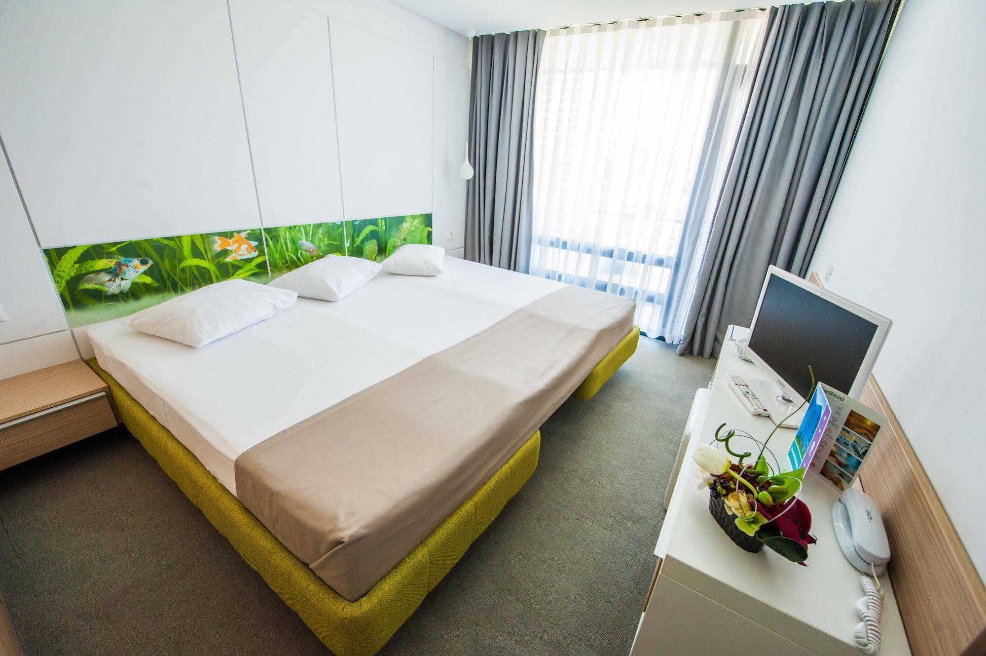 Hotel Melodia Venus Bagian luar foto