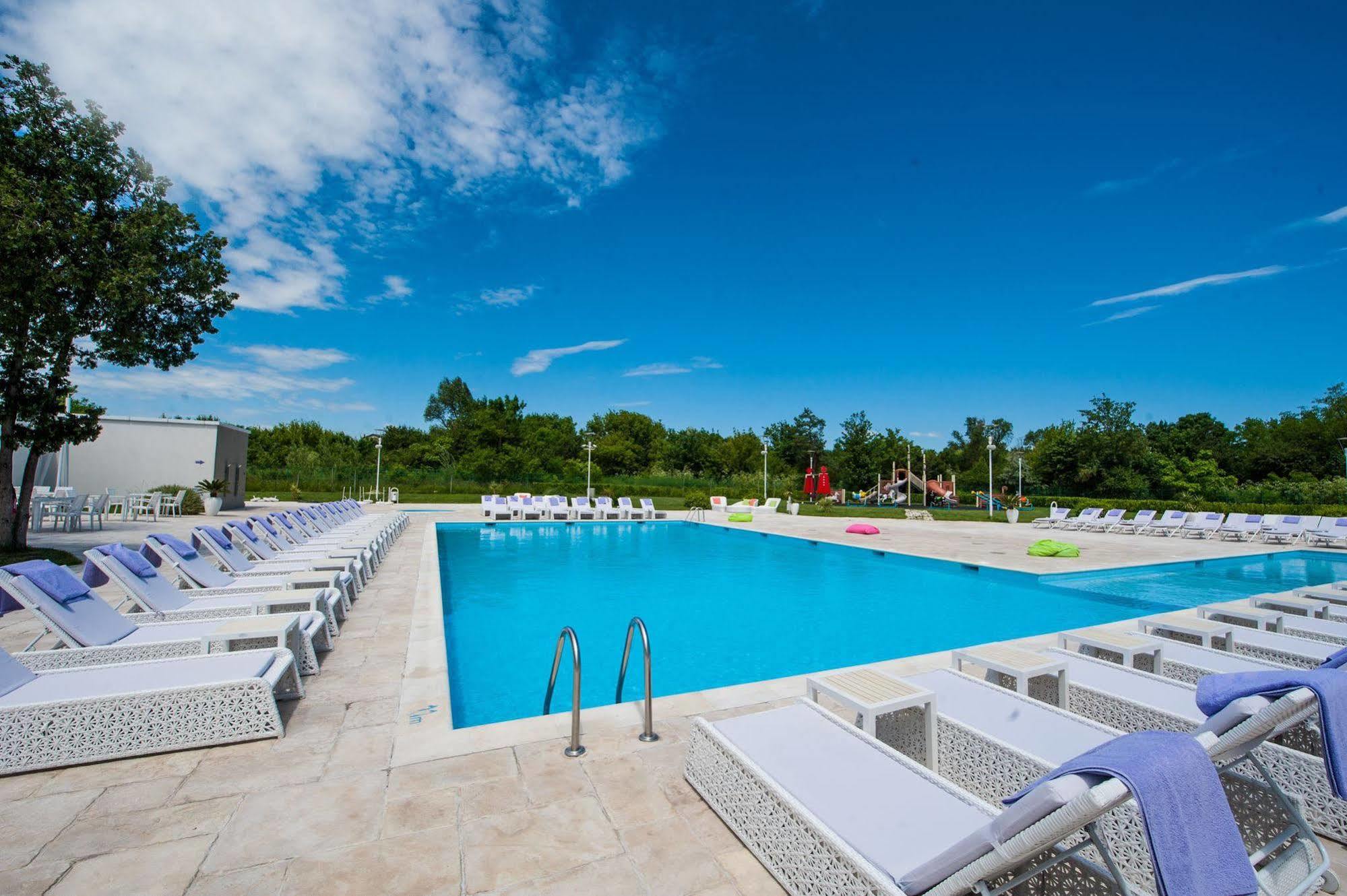 Hotel Melodia Venus Bagian luar foto